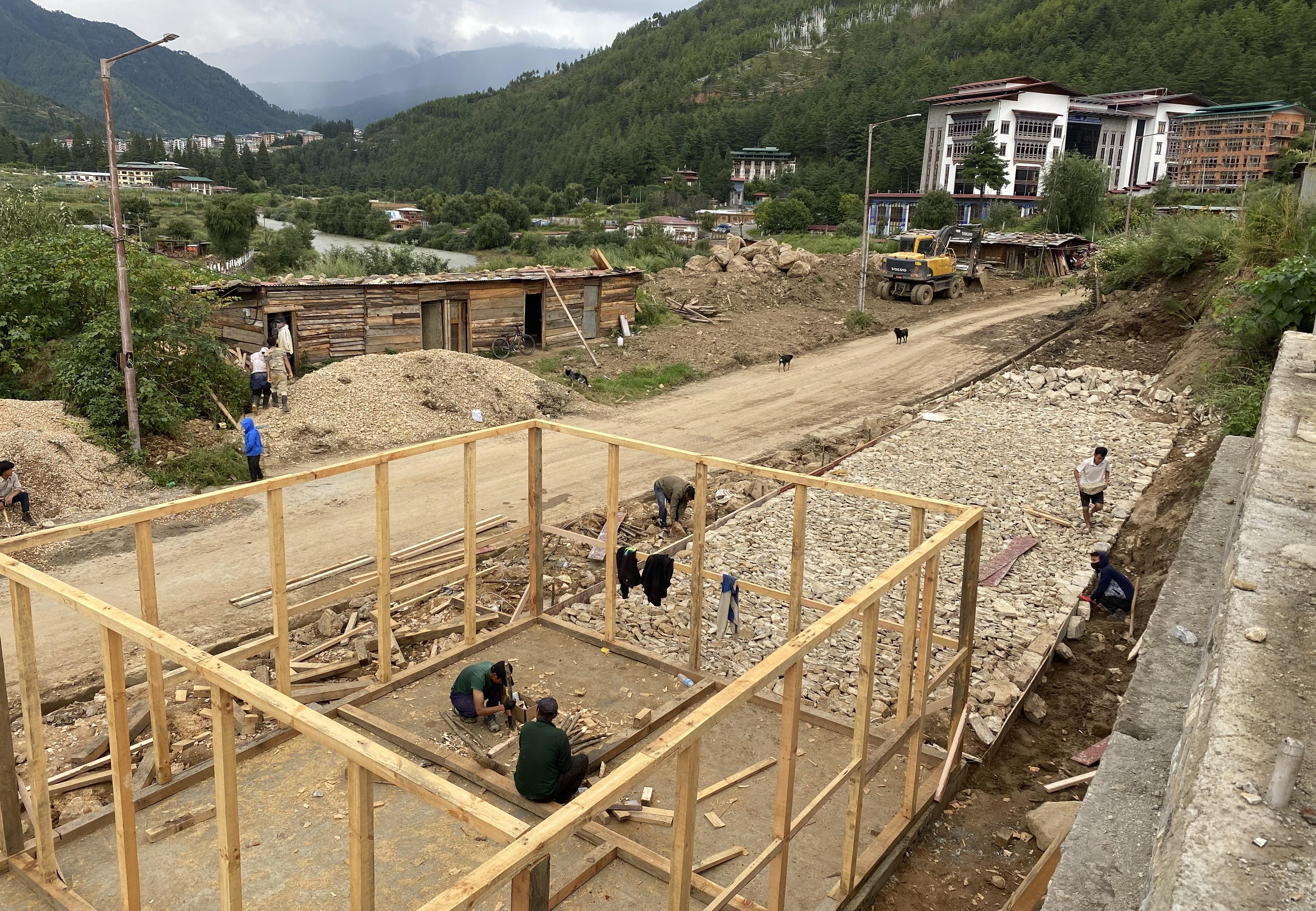 The heavy monsoon has caused continuous landslides along the Langjophaka-Lungtenzampa highway which has severely impacted the safety of our workers who are currency residing near Dechen Zam.